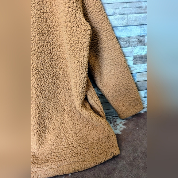 Sunshine & Rodeos Sherpa Teddy Jacket With Plaid Detailing - Picture 11 of 15